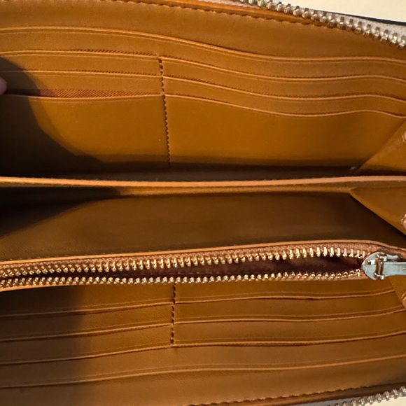 Coach C3441 Long Zip Around Crossgrain Accordion Leather Wallet Chalk - Picture 8 of 12